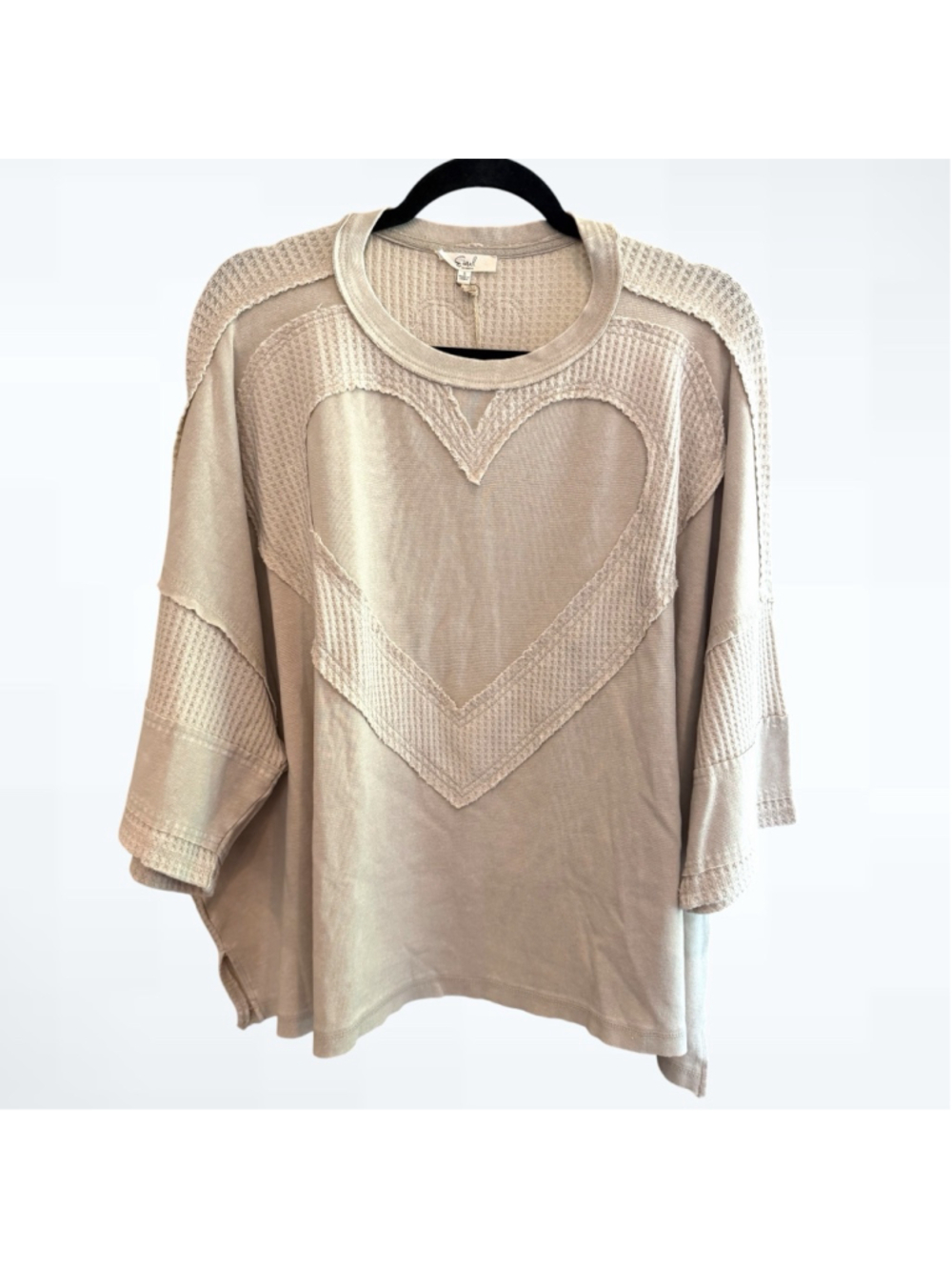Easel Oversized Heart Patch Waffle Knit 3/4 Sleeves Top in Oatmeal Size S